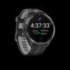 GARMIN Forerunner® 965, Zwart met Carbon Grey DLC titanium rand en zwart/Powder Grey siliconen band - Afbeelding 4
